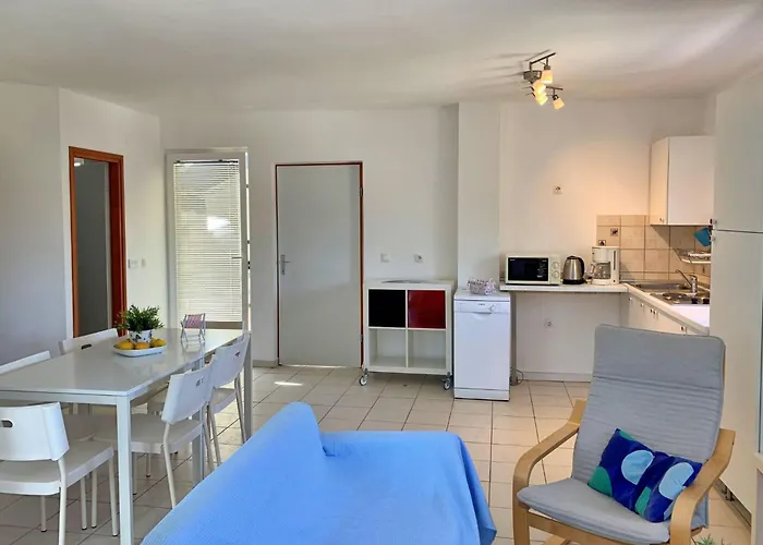 Savic By Interhome * Сило